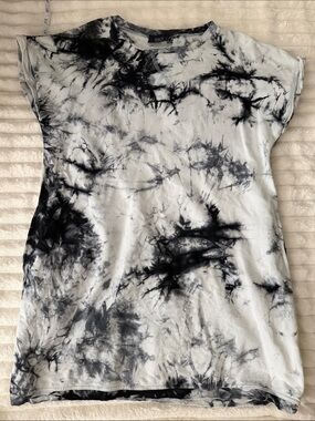 VICI Black & White Tie-Dye Cap Sleeve Tee